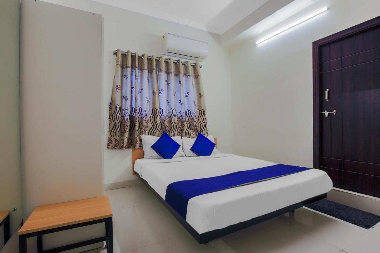 Hotel Oyo Silverkey 74581 Nallagandla Hyderabad Exterior foto