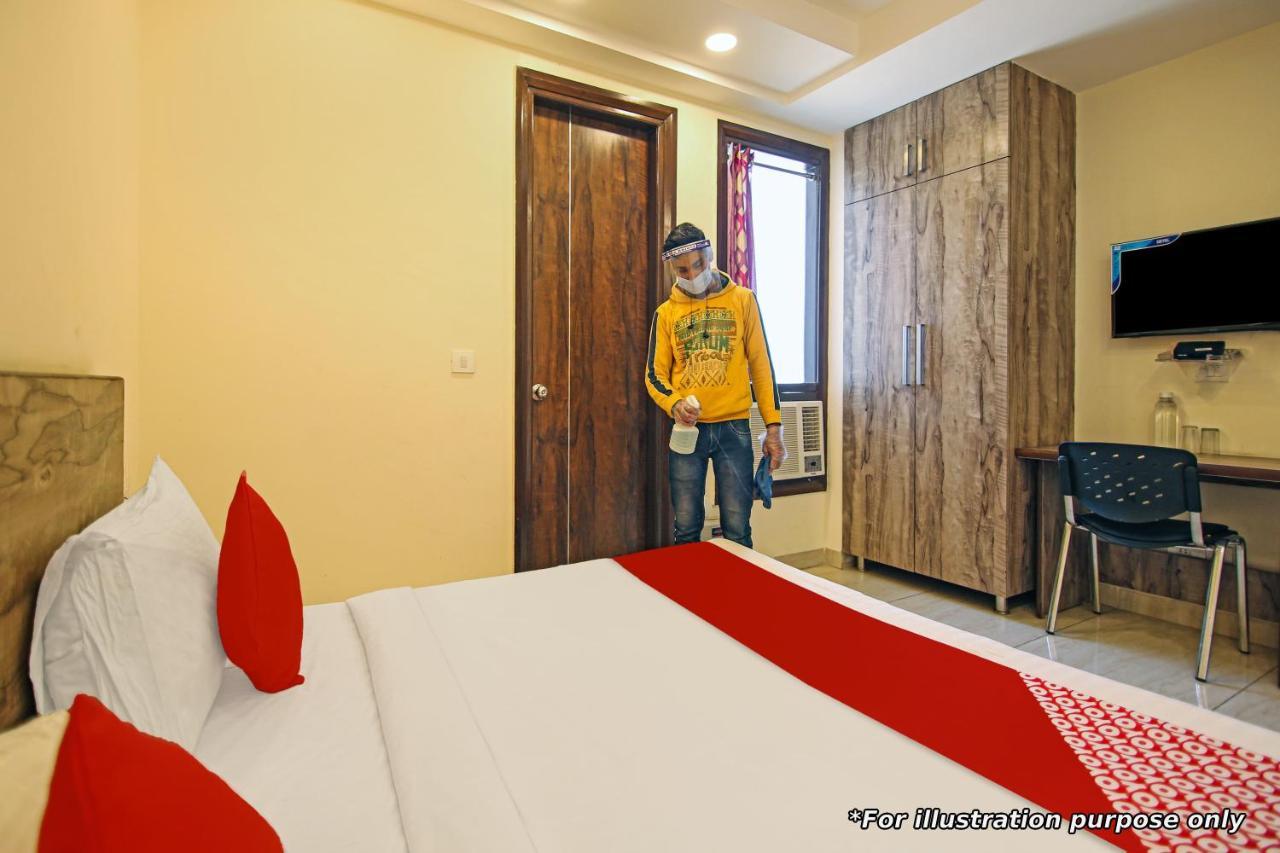 Hotel Oyo Silverkey 74581 Nallagandla Hyderabad Exterior foto