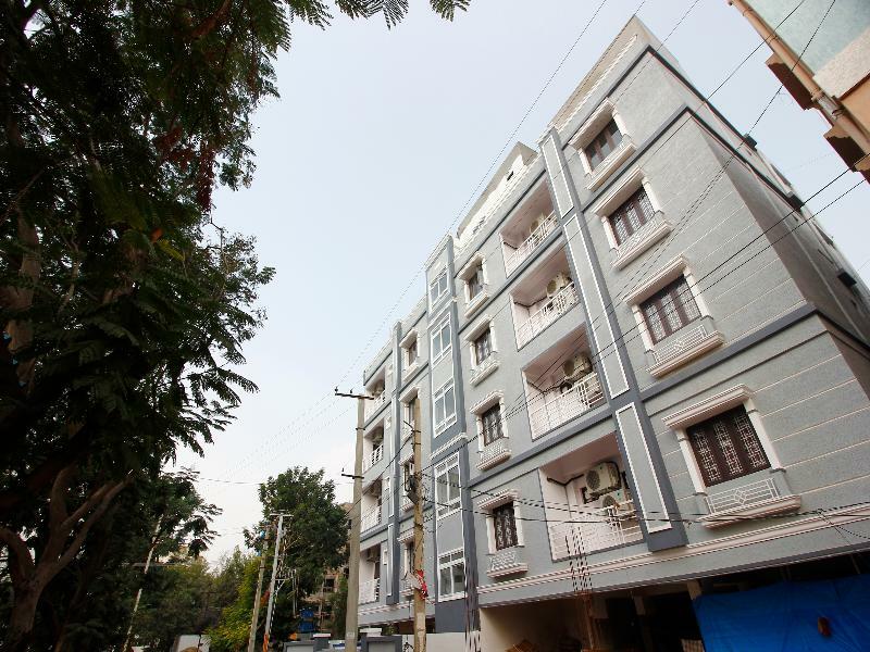 Hotel Oyo Silverkey 74581 Nallagandla Hyderabad Exterior foto