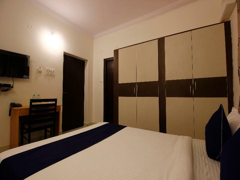 Hotel Oyo Silverkey 74581 Nallagandla Hyderabad Exterior foto