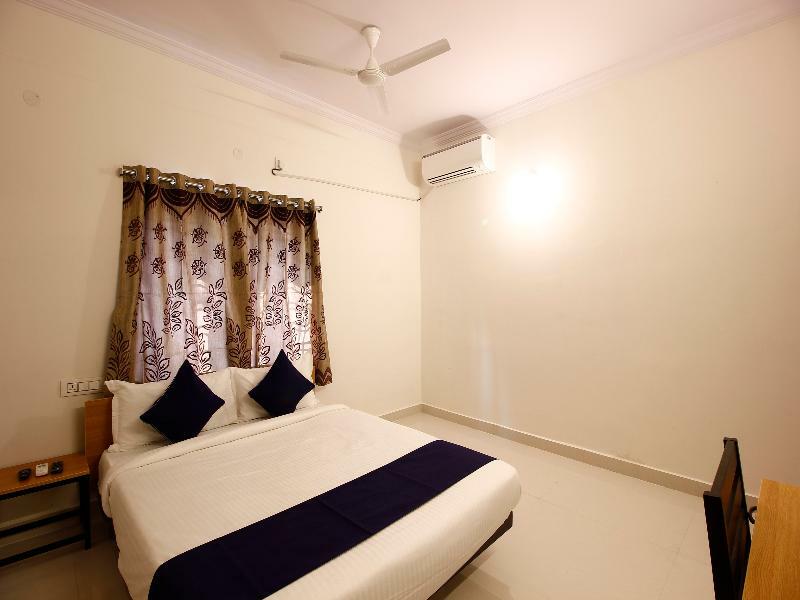 Hotel Oyo Silverkey 74581 Nallagandla Hyderabad Exterior foto