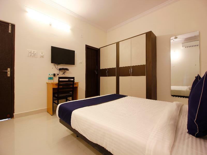 Hotel Oyo Silverkey 74581 Nallagandla Hyderabad Exterior foto